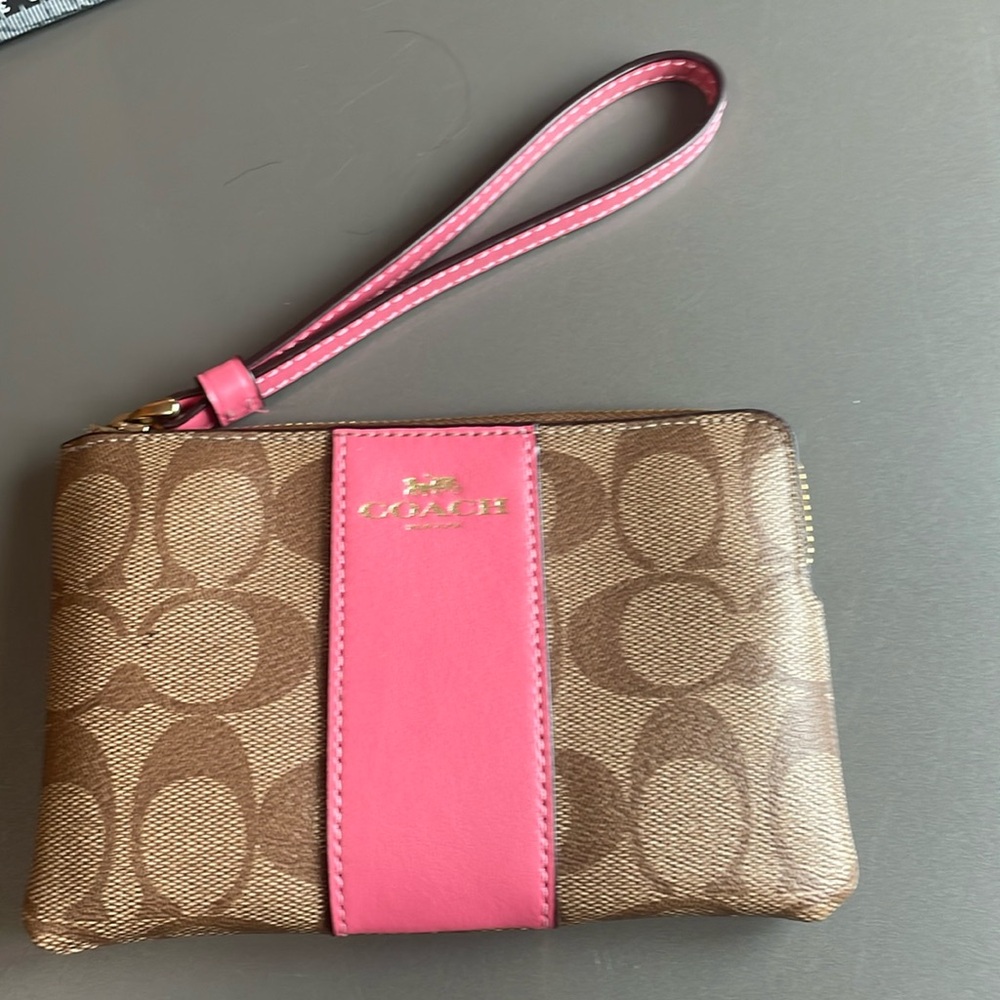 Coach leather wristlet tan pink new